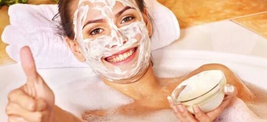 Máscaras faciales con crema o crema ácida